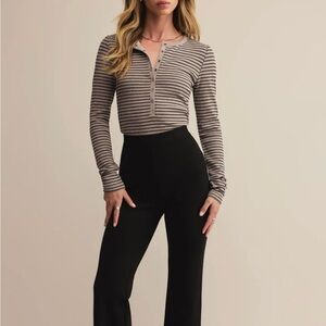 NWT. STELLA STRIPED MODAL RIB HENLEY in Heather Taupe Size S